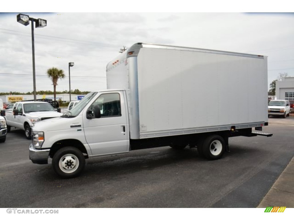 Oxford White 2015 Ford E-Series Van E350 Cutaway Commercial Moving Truck Exterior Photo #101269255
