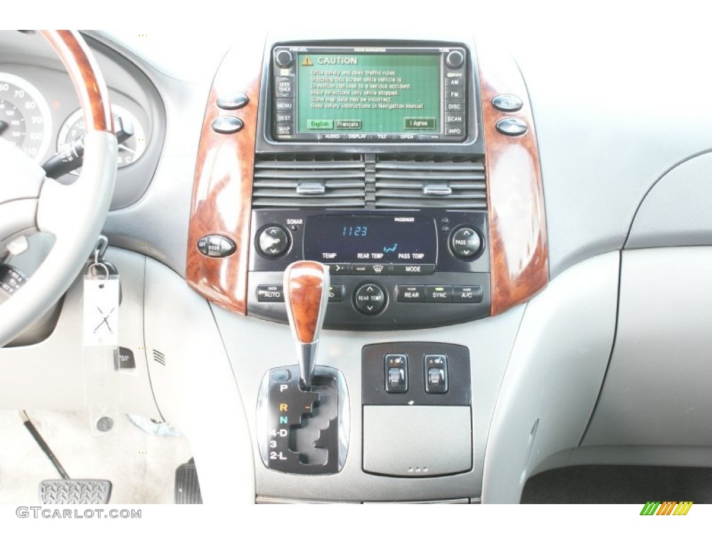 2005 Toyota Sienna XLE Limited Controls Photo #101270653