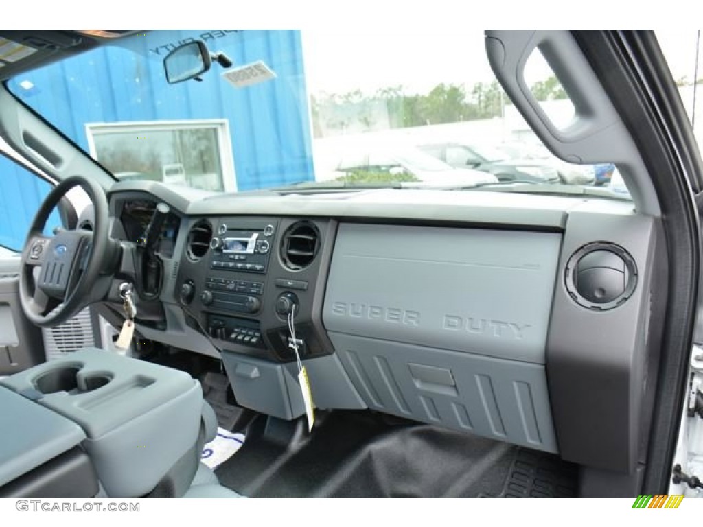 2015 Ford F350 Super Duty XL Crew Cab Utility Dashboard Photos