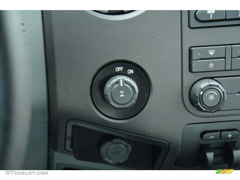 2015 Ford F350 Super Duty XL Crew Cab Utility Controls Photo #101271250