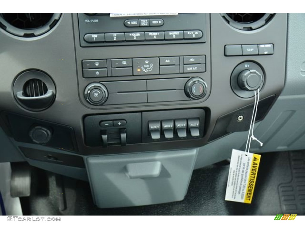 2015 Ford F450 Super Duty XL Regular Cab Chassis Controls Photos