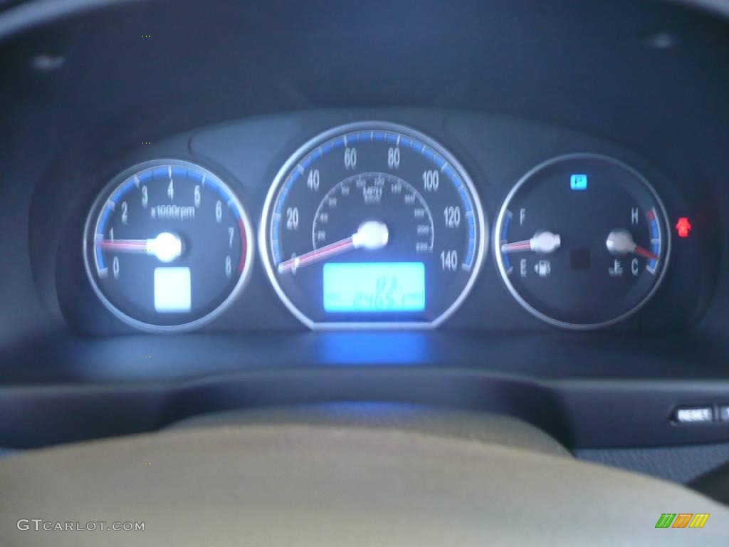 2008 Santa Fe GLS 4WD - Bright Silver / Beige photo #11