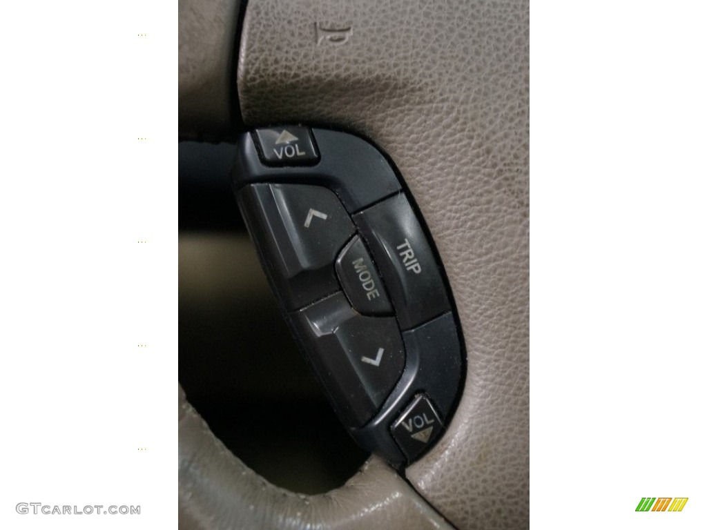 2004 Infiniti I 35 Controls Photo #101276410