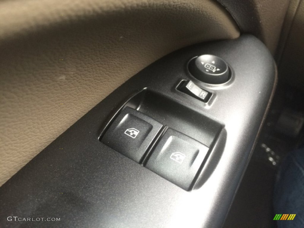 2015 GMC Canyon SLE Extended Cab 4x4 Controls Photo #101280655