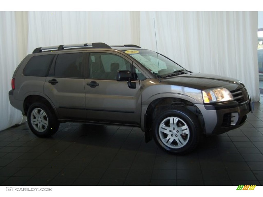 2005 Endeavor LS - Machine Green Metallic / Charcoal photo #6