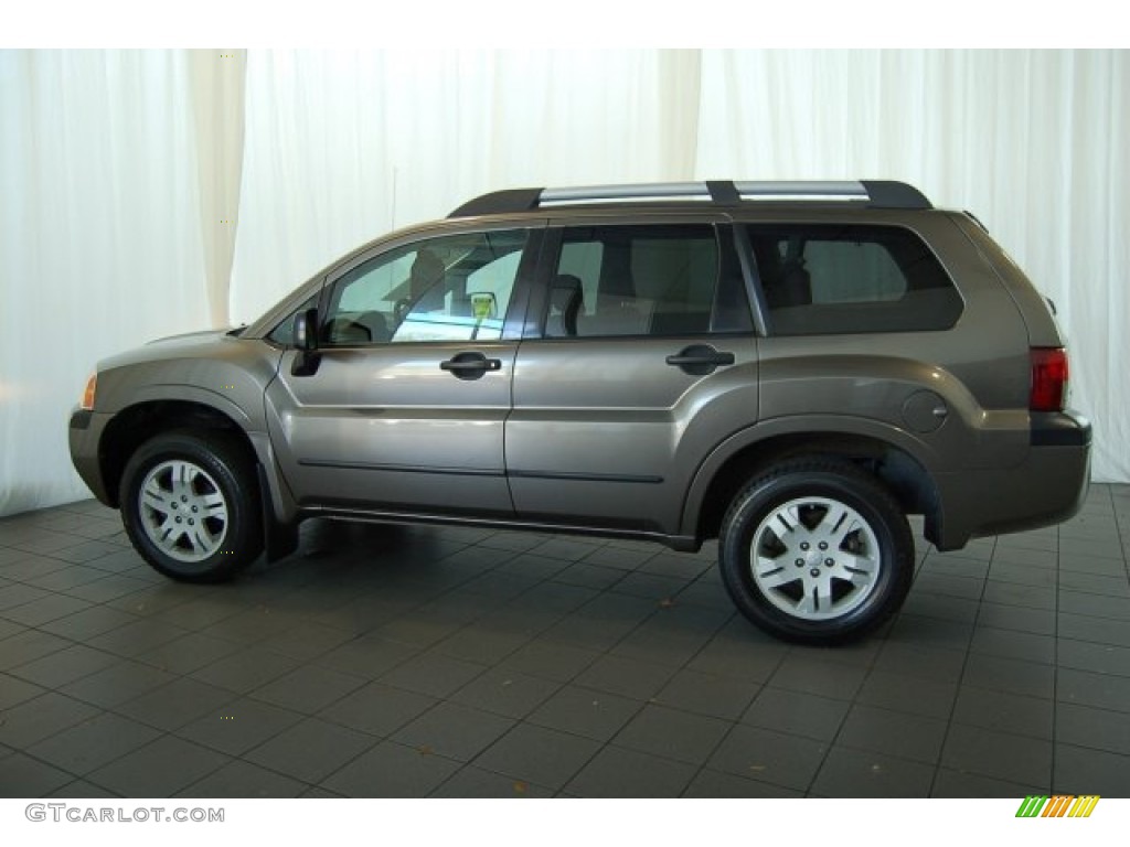 2005 Endeavor LS - Machine Green Metallic / Charcoal photo #11