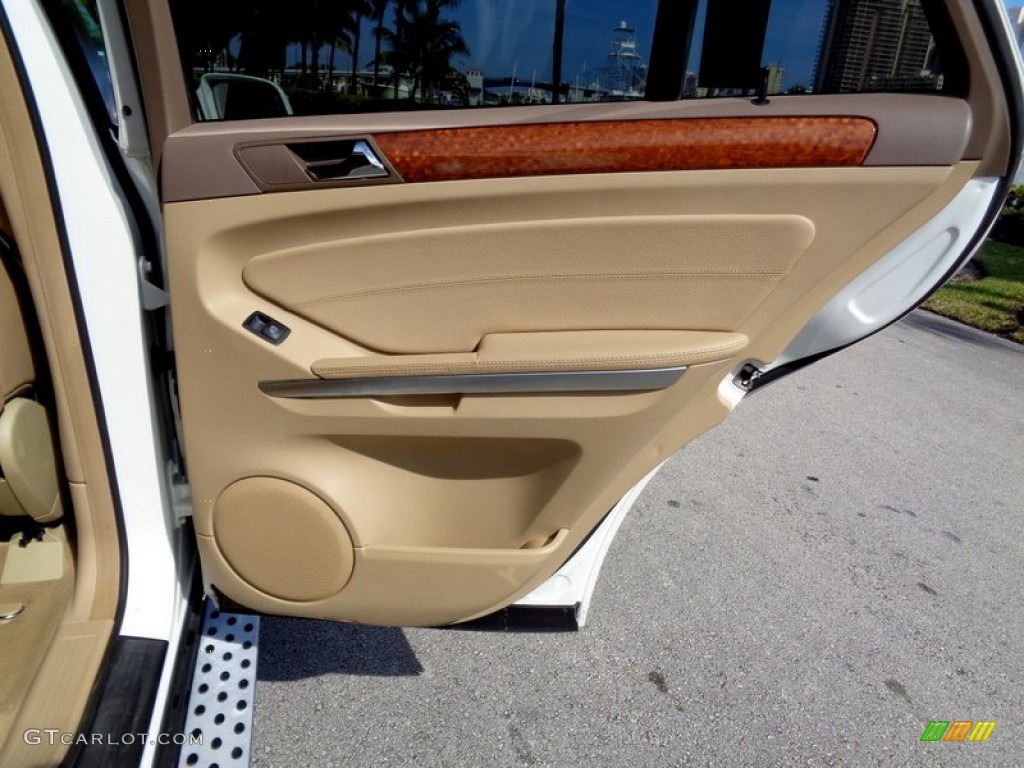2009 Mercedes-Benz ML 350 Cashmere Door Panel Photo #101285803
