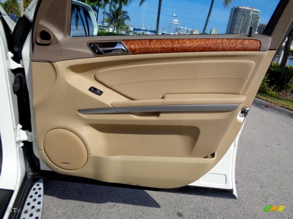 2009 Mercedes-Benz ML 350 Cashmere Door Panel Photo #101285851