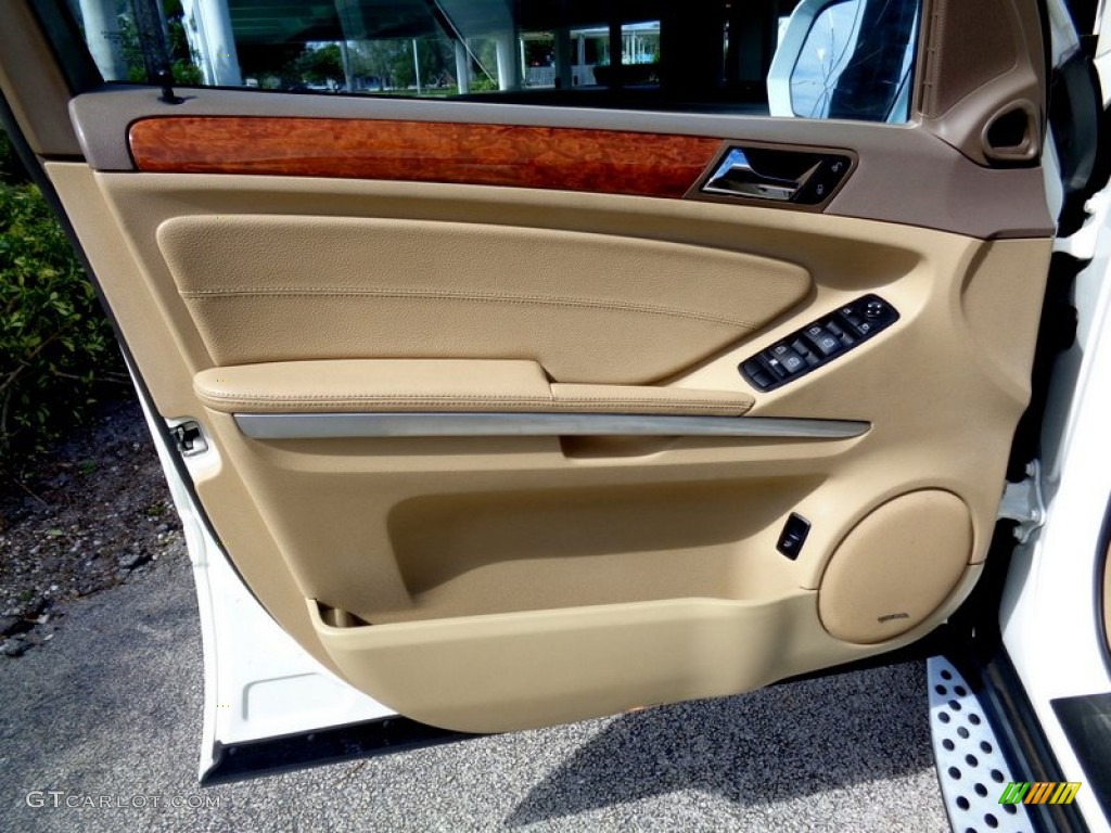 2009 Mercedes-Benz ML 350 Cashmere Door Panel Photo #101285908