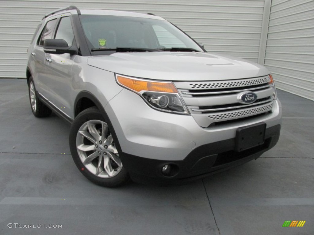 2015 Explorer XLT - Ingot Silver / Charcoal Black photo #2