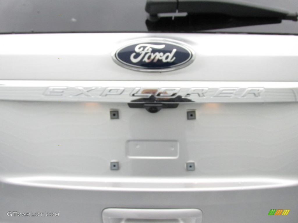 2015 Explorer XLT - Ingot Silver / Charcoal Black photo #14