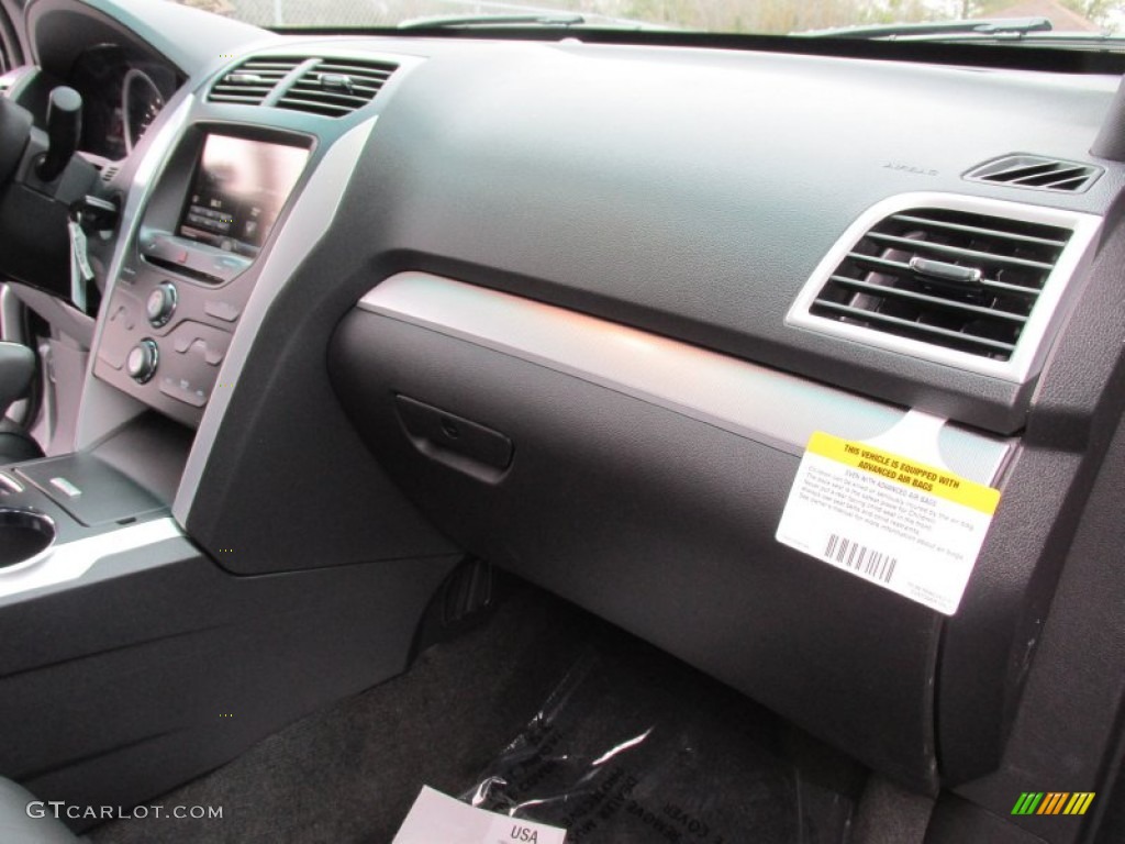 2015 Explorer XLT - Ingot Silver / Charcoal Black photo #16