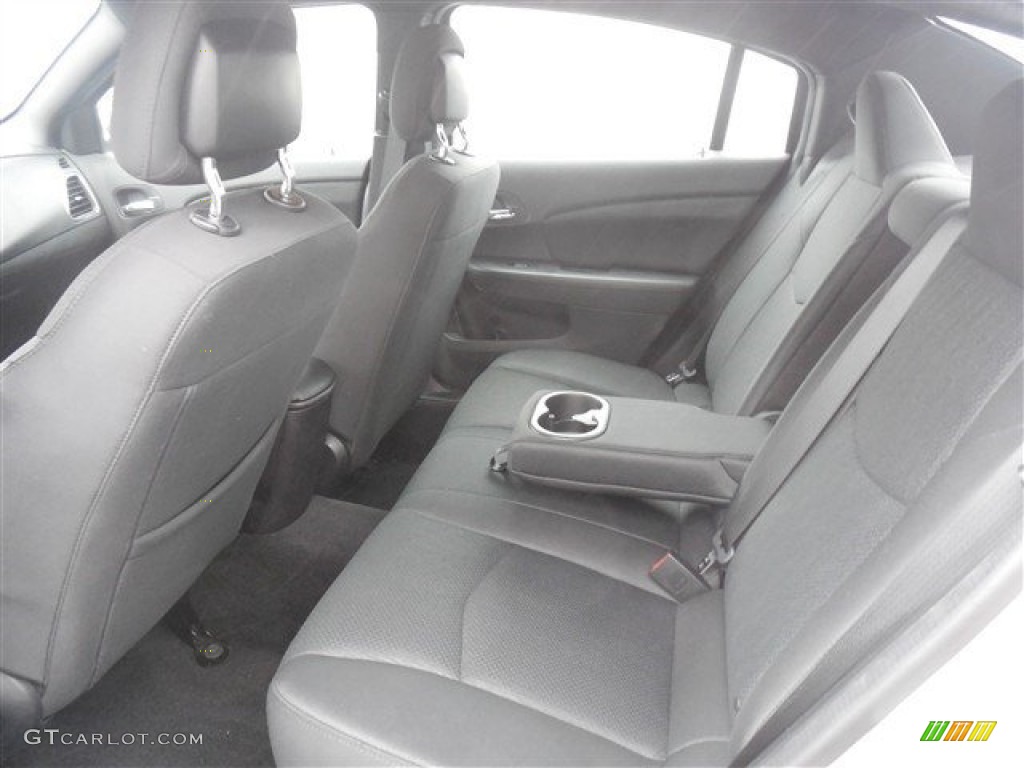 2014 200 LX Sedan - Cashmere Pearl / Black photo #10