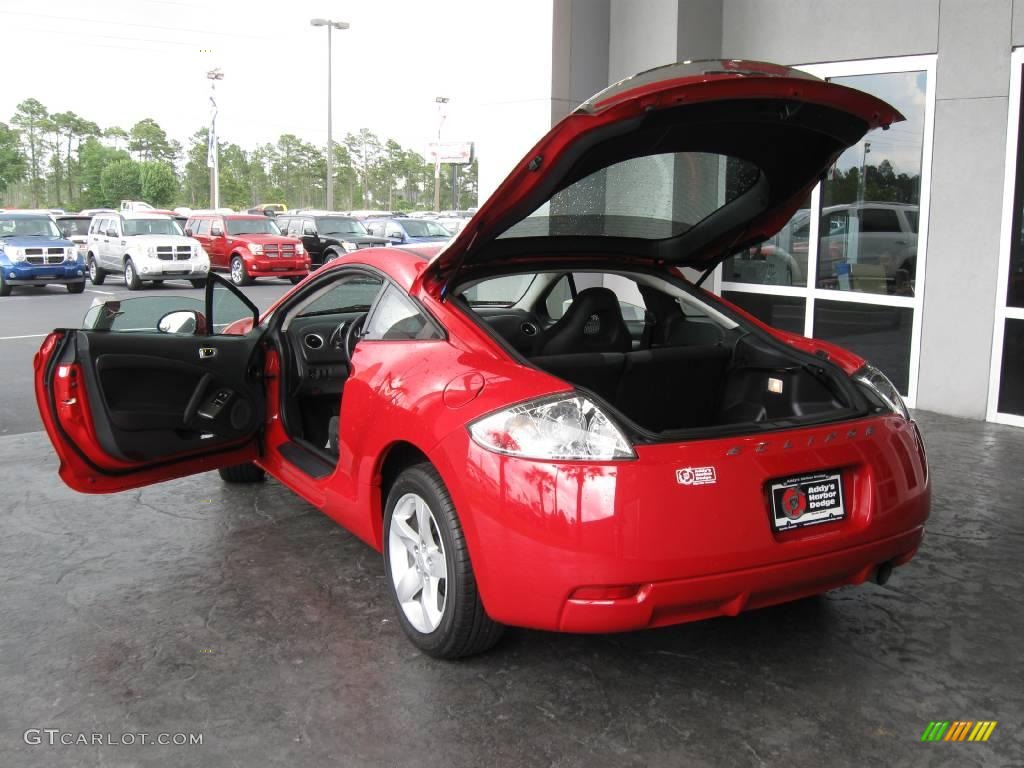 2007 Eclipse GS Coupe - Pure Red / Dark Charcoal photo #12