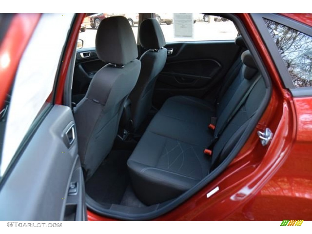 2015 Fiesta SE Sedan - Ruby Red Metallic / Charcoal Black photo #12