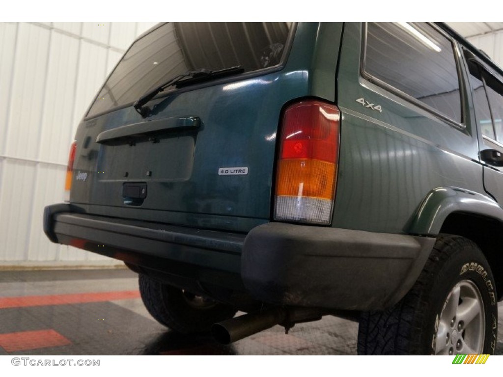 2000 Cherokee Sport 4x4 - Forest Green Pearl / Camel Beige photo #45