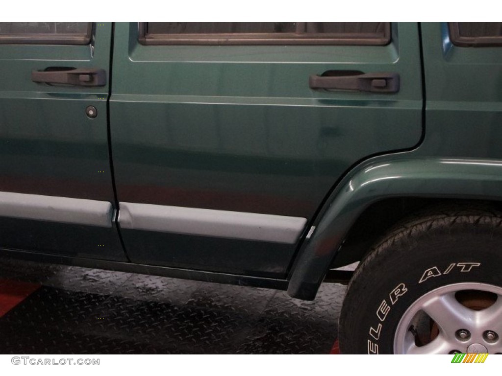 2000 Cherokee Sport 4x4 - Forest Green Pearl / Camel Beige photo #50