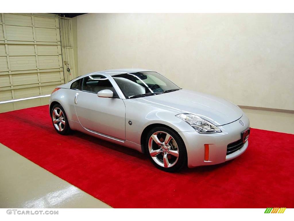 Silver Alloy Metallic Nissan 350Z