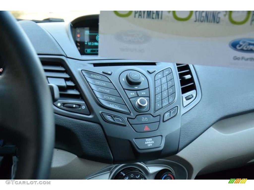 2015 Fiesta SE Hatchback - Magnetic Metallic / Medium Light Stone photo #23