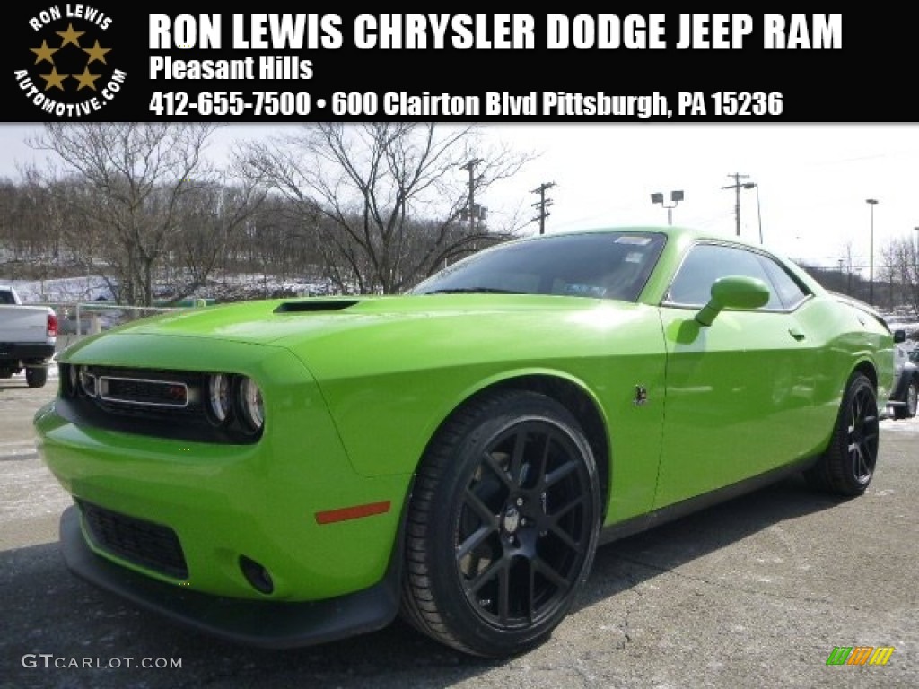 2015 Sublime Green Pearl Dodge Challenger R T Scat Pack