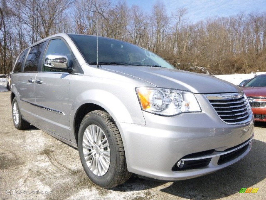 Billet Silver Metallic 2015 Chrysler Town & Country Touring-L Exterior Photo #101330395