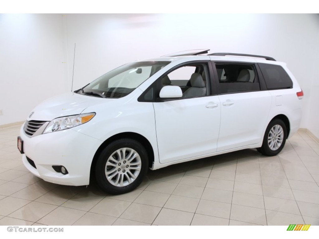 2012 Sienna XLE - Blizzard White Pearl / Light Gray photo #3