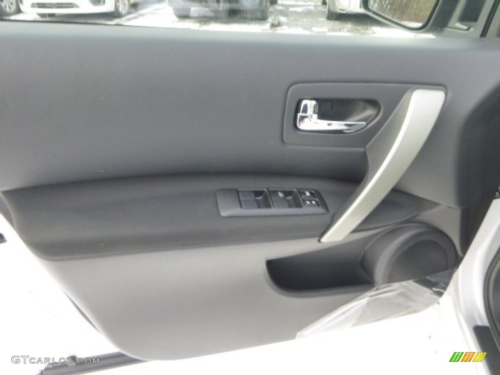 2015 Nissan Rogue Select S AWD Black Door Panel Photo #101362062