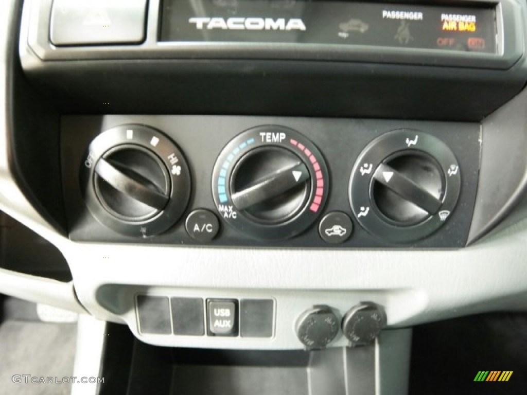 2015 Toyota Tacoma Access Cab 4x4 Controls Photo #101363301