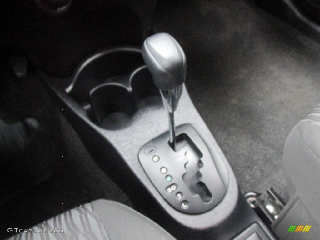 2014 Toyota Yaris LE 5 Door Transmission Photos