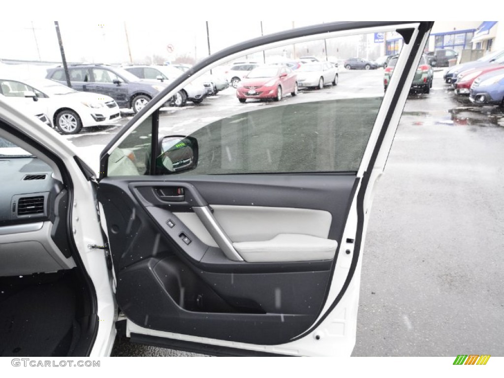 2015 Subaru Forester 2.5i Premium Gray Door Panel Photo #101381658