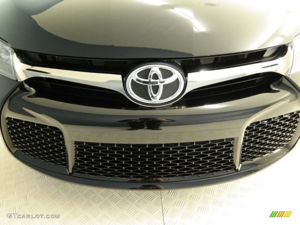 2015 Camry SE - Attitude Black Metallic / Black photo #23