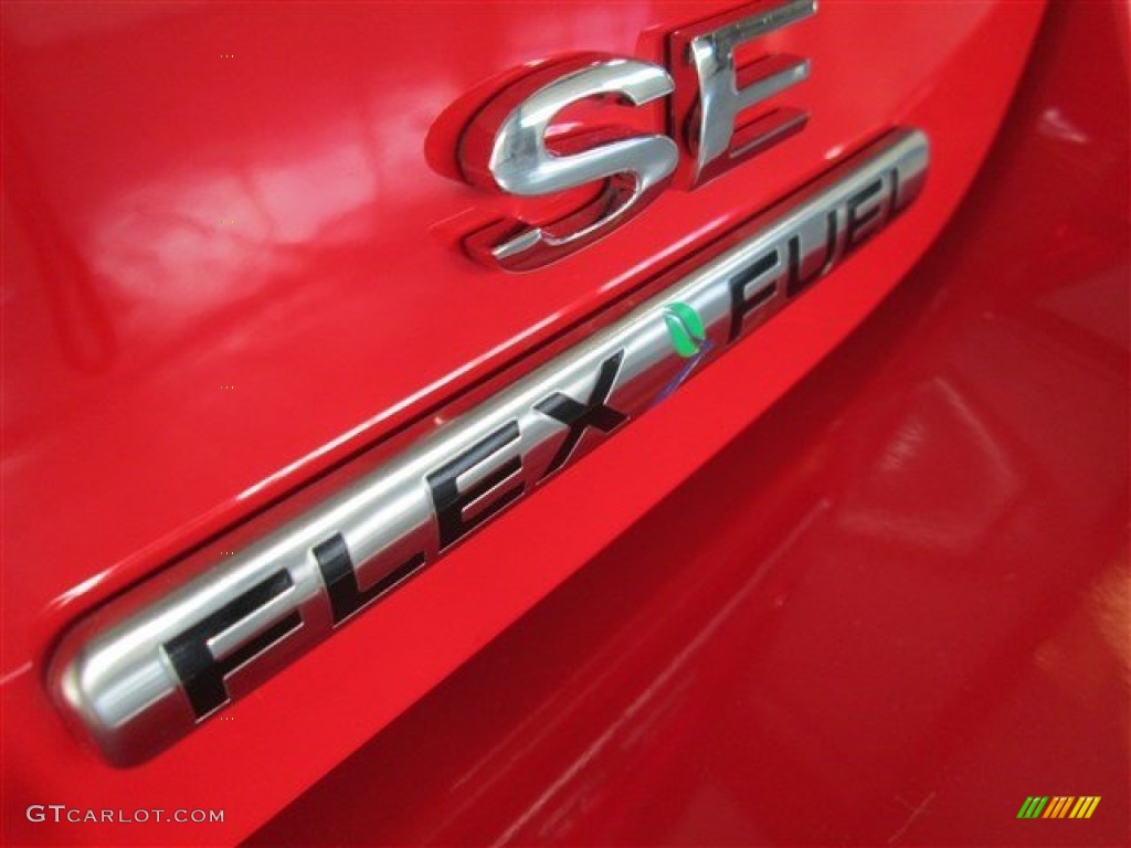 2015 Focus SE Sedan - Race Red / Charcoal Black photo #7
