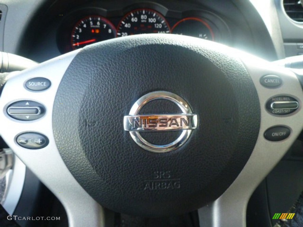2008 Altima 2.5 S Coupe - Radiant Silver Metallic / Charcoal photo #15