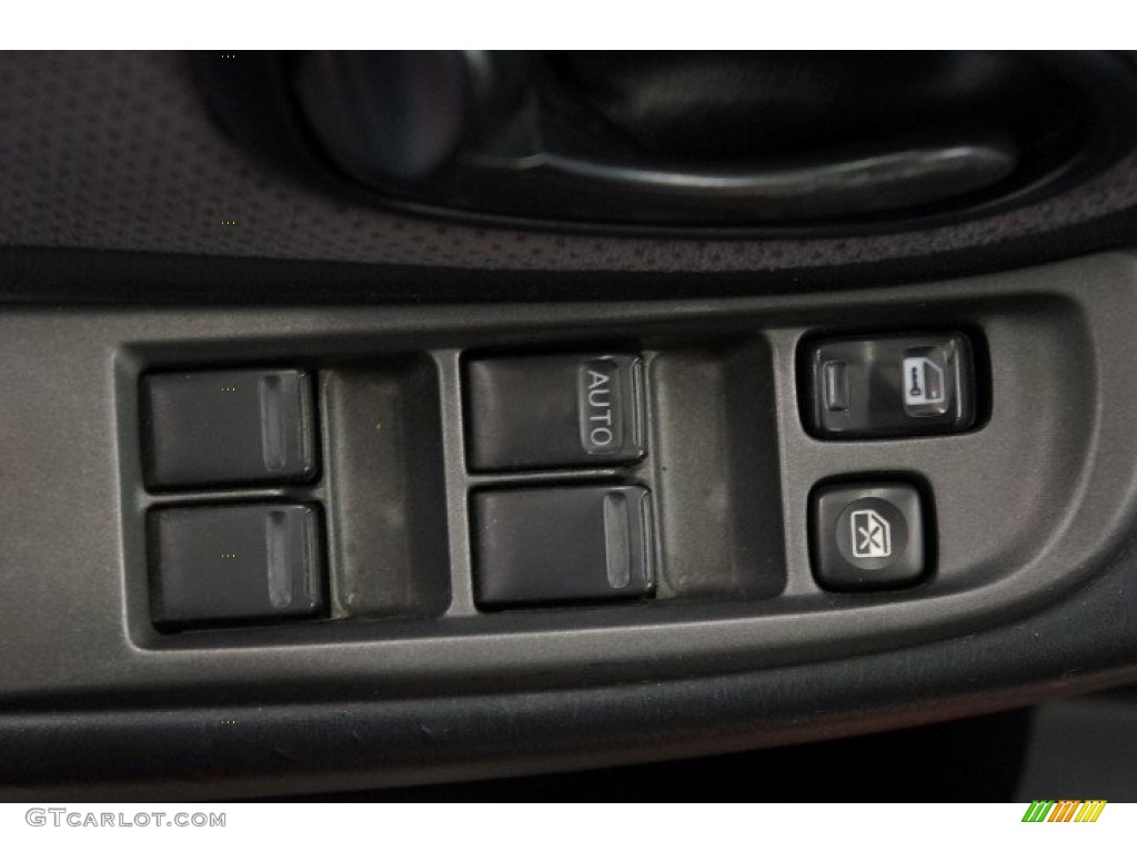 2000 Maxima SE - Icelandic Pearl / Frost photo #13
