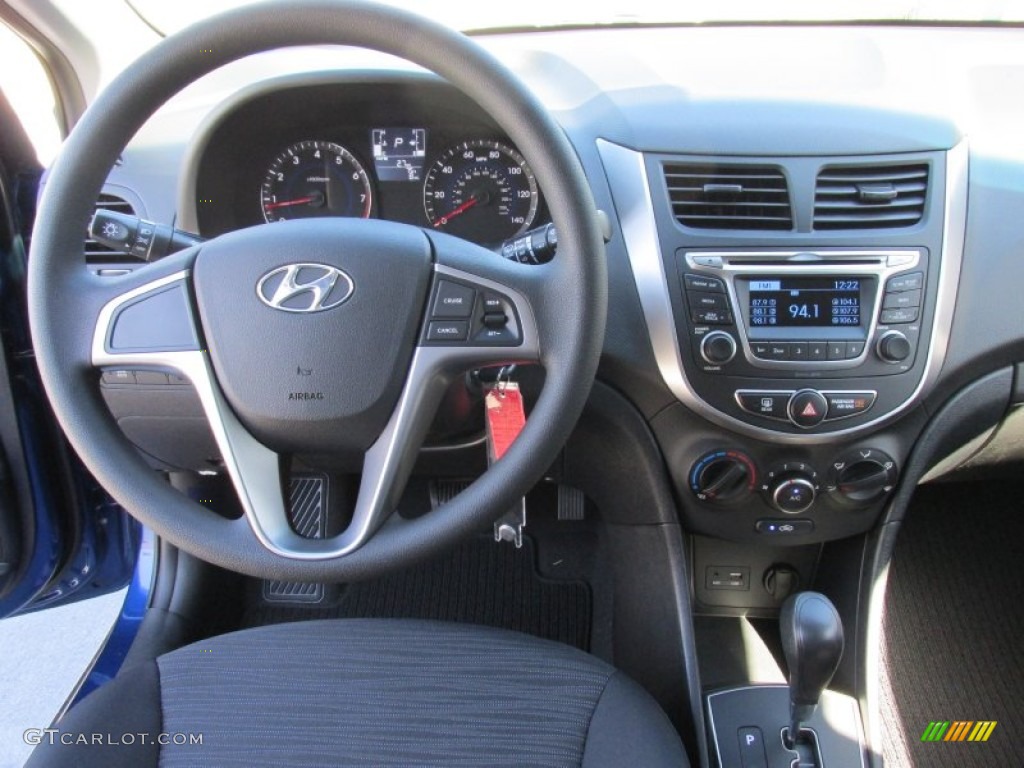 2015 Hyundai Accent GS 5-Door Dashboard Photos