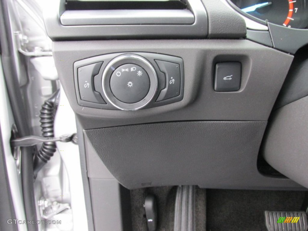 2015 Ford Fusion SE Controls Photo #101402448