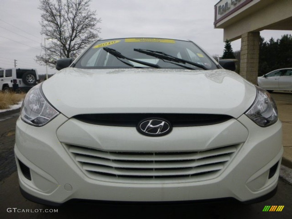 2010 Tucson GLS - Cotton White / Taupe photo #4