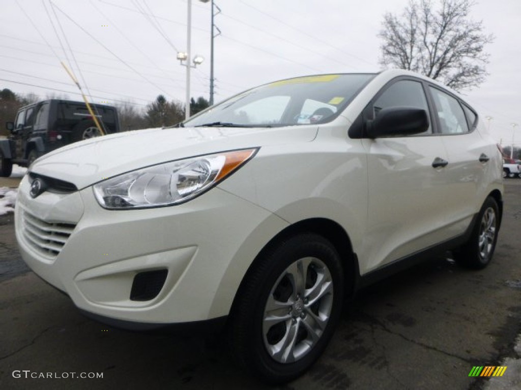 2010 Tucson GLS - Cotton White / Taupe photo #5