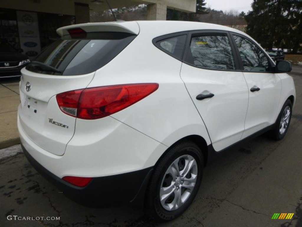2010 Tucson GLS - Cotton White / Taupe photo #9
