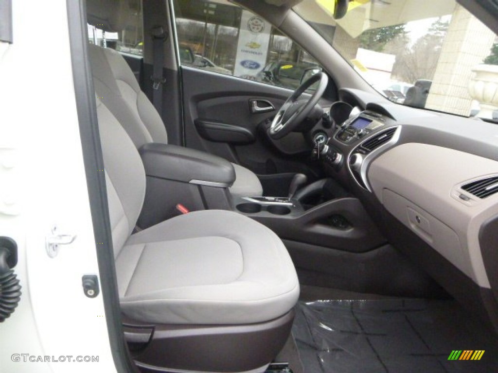 2010 Tucson GLS - Cotton White / Taupe photo #10