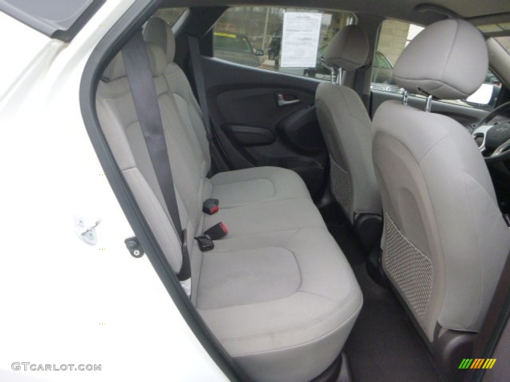 2010 Tucson GLS - Cotton White / Taupe photo #12