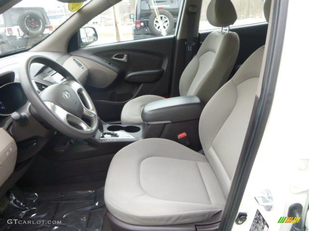 2010 Tucson GLS - Cotton White / Taupe photo #15
