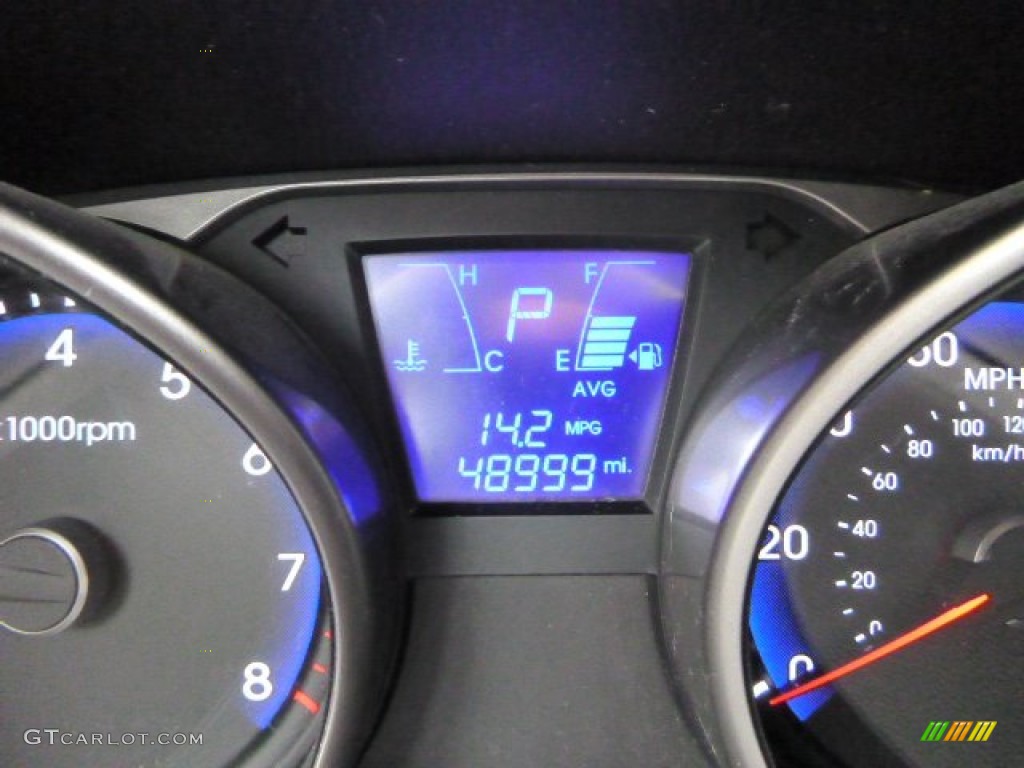2010 Tucson GLS - Cotton White / Taupe photo #17