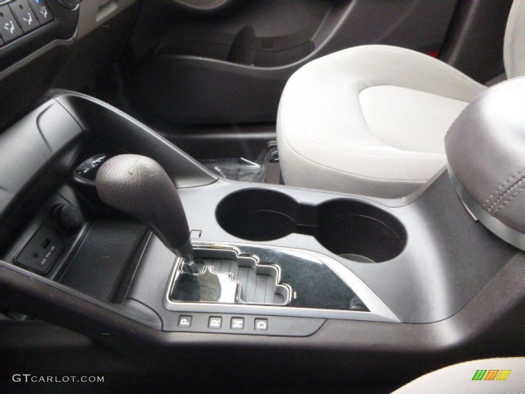 2010 Tucson GLS - Cotton White / Taupe photo #18