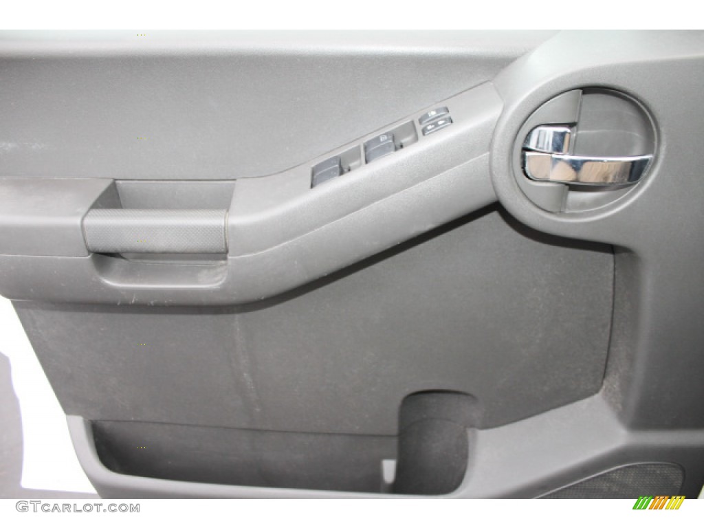 2010 Xterra Off Road 4x4 - Avalanche White / Gray/Red photo #15