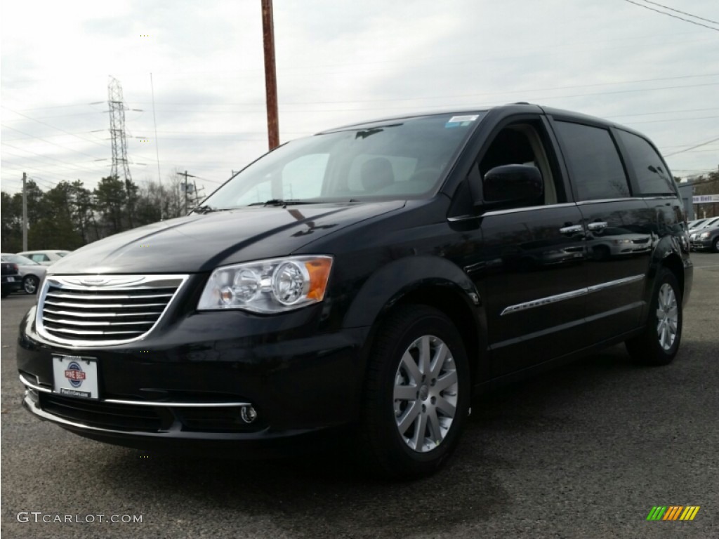 2015 Town & Country Touring - Brilliant Black Crystal Pearl / Black/Light Graystone photo #1