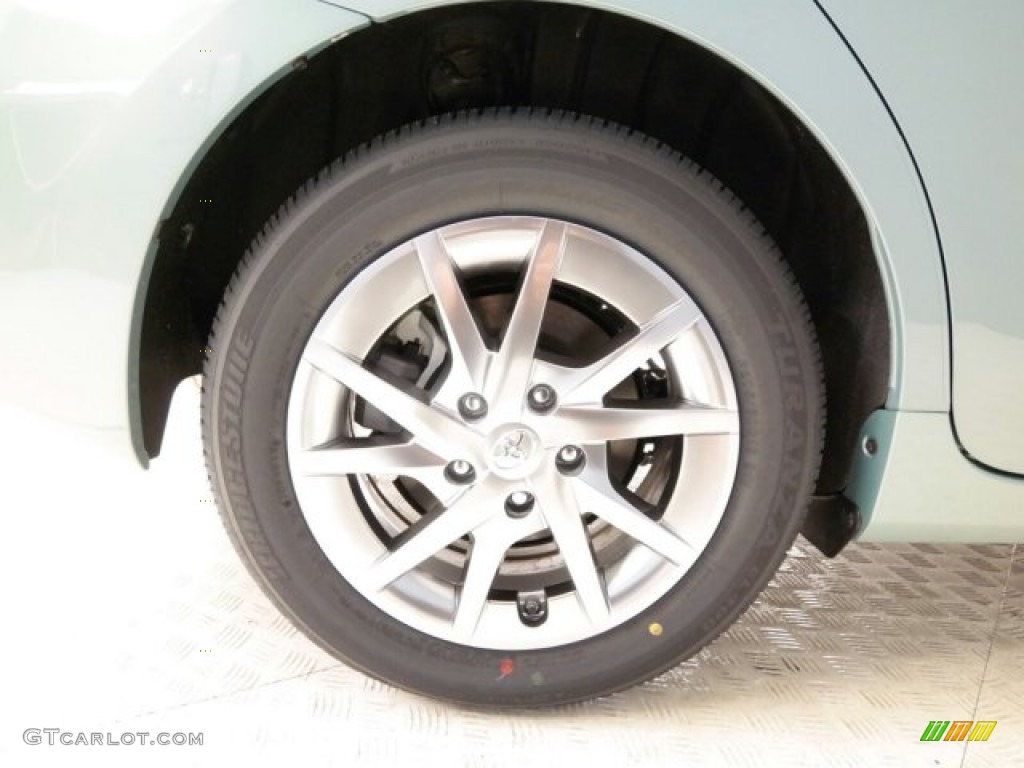 2015 Prius v Two - Sea Glass Pearl / Ash photo #11