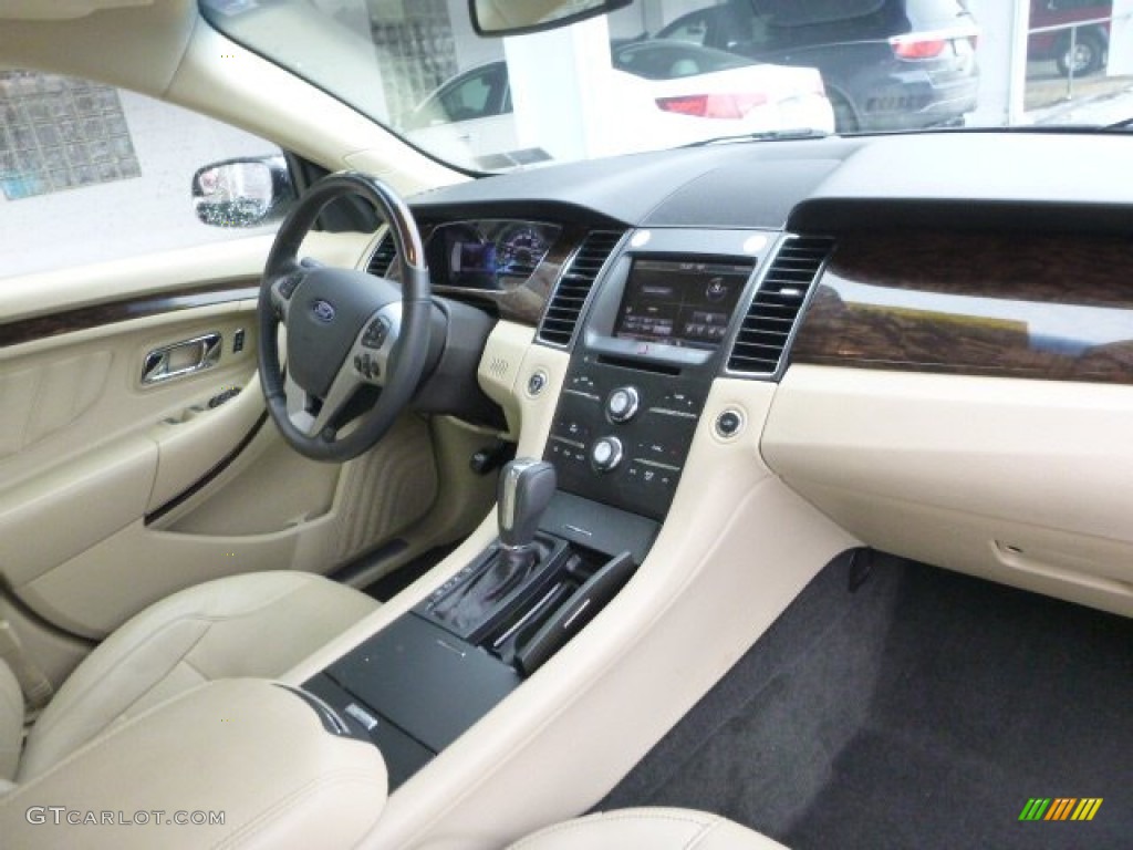 2015 Taurus Limited - Tuxedo Black Metallic / Dune photo #11