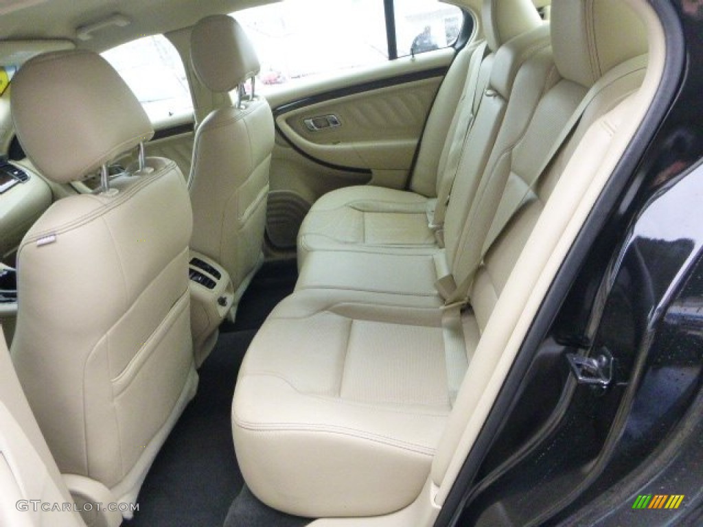 2015 Taurus Limited - Tuxedo Black Metallic / Dune photo #13