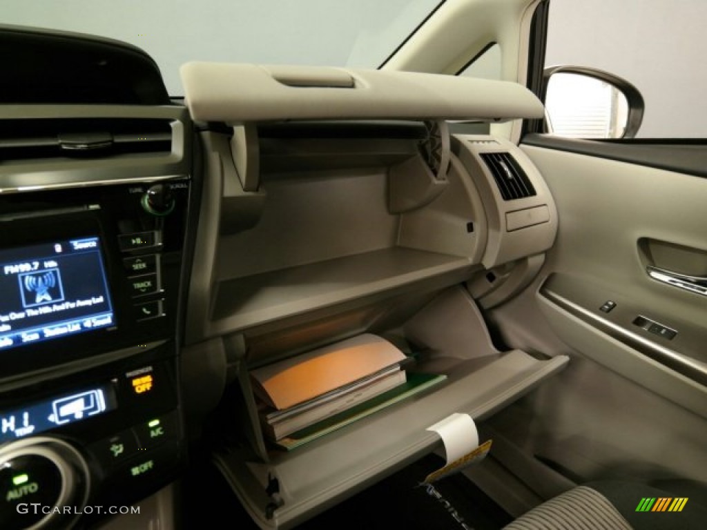 2015 Prius v Two - Sea Glass Pearl / Ash photo #40